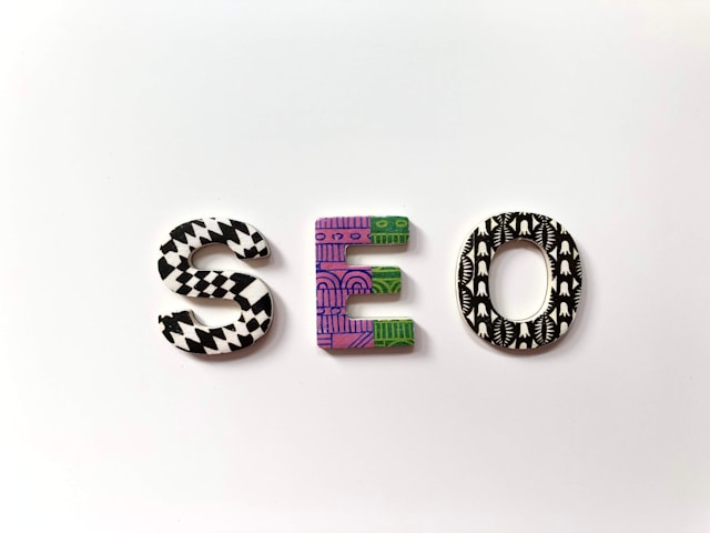 The word “SEO” written in different colors. 
